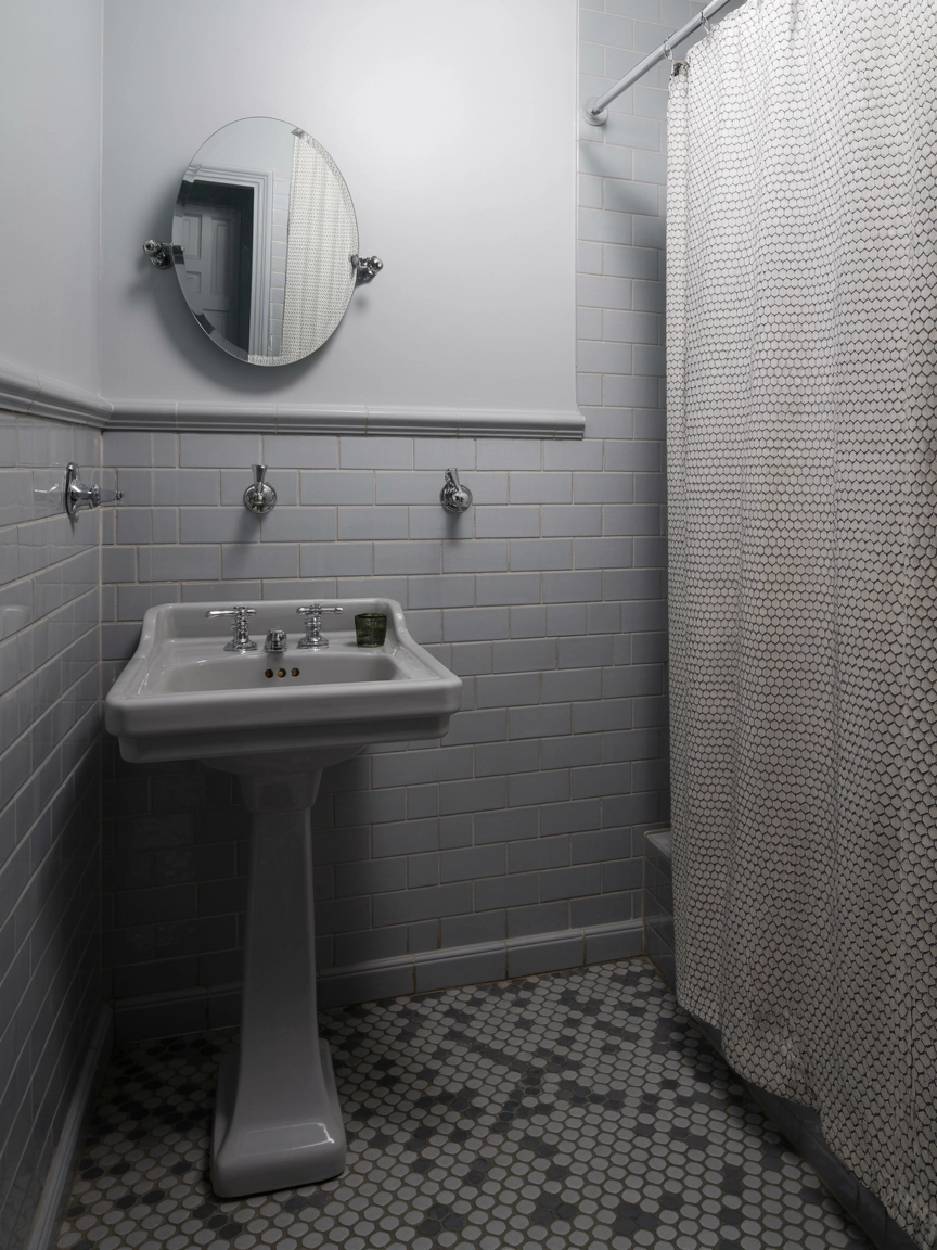 Small Grey Bathroom Ideas 10